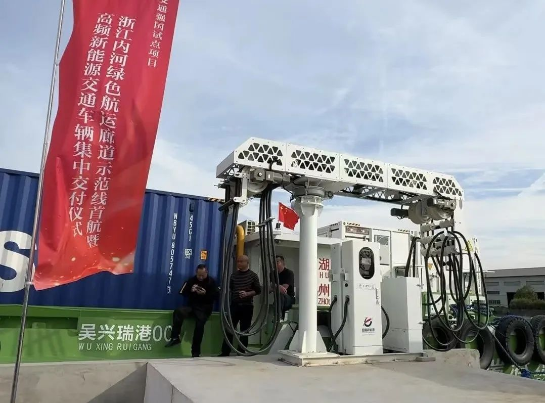 C (2) C (2)